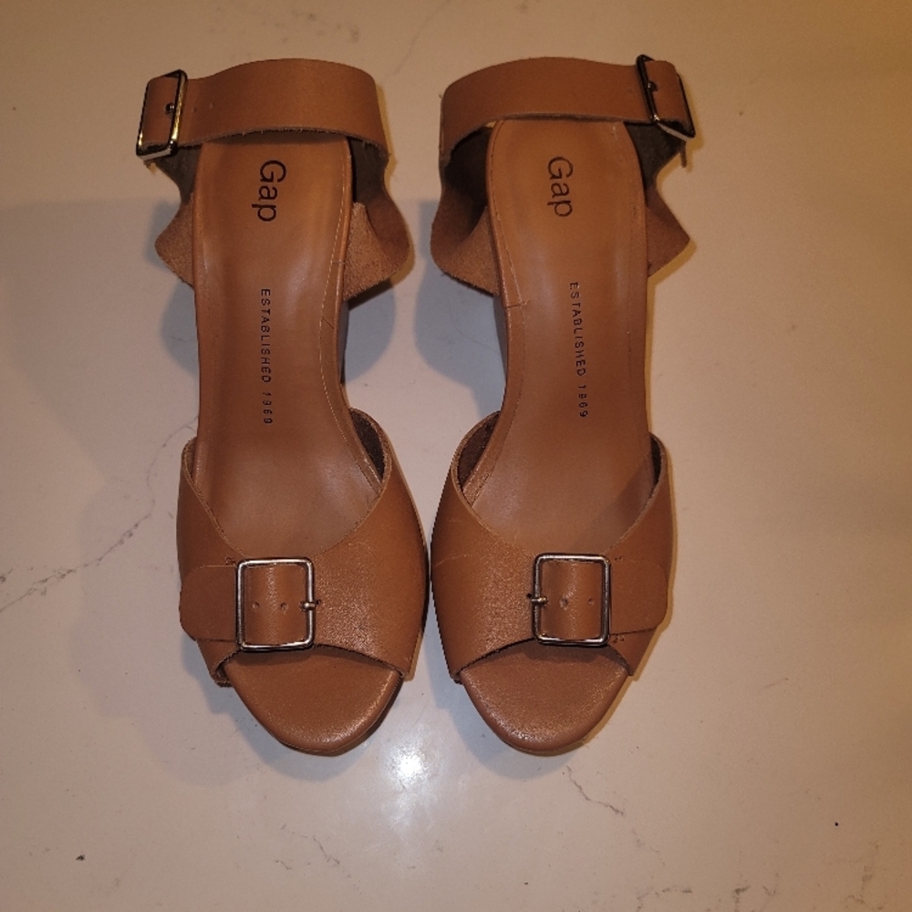 GAP Camel Caramel Brown Leather Wedge Sandals Shoes 7 Nice